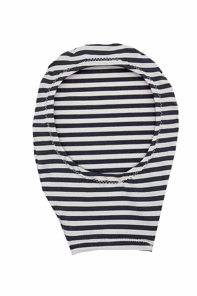 housse de poche de stomie made in France en lycra rayé noir et blanc