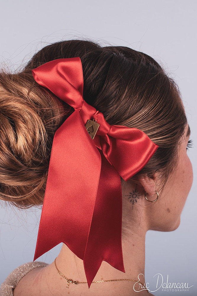 noeud pour cheveux Alice au Pays des Merveilles satin rouge Made in France