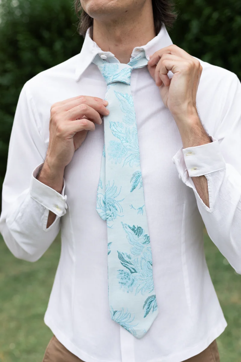 cravate pour homme en brocart bleu ciel made in france